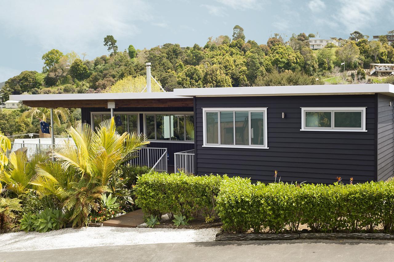 The Black Bach Russell Exterior photo